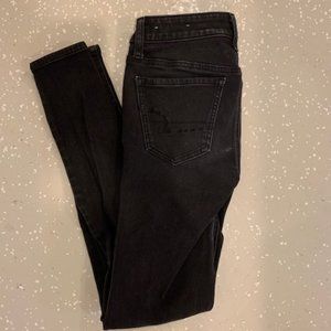 BLACK AMERICAN EAGLE JEANS!!!
